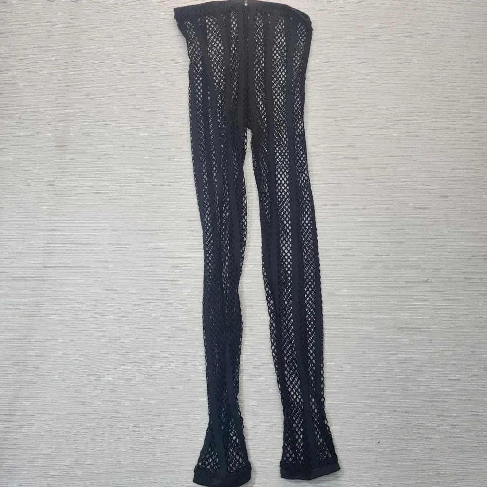 Black Gothic tights a4